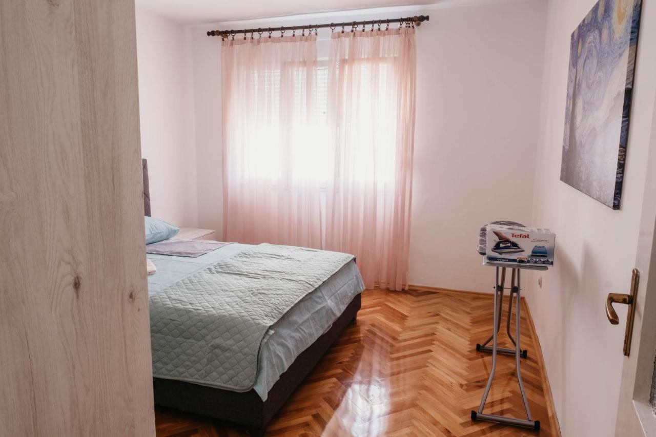 Apartment Bracovic - City Center 巴尔 外观 照片
