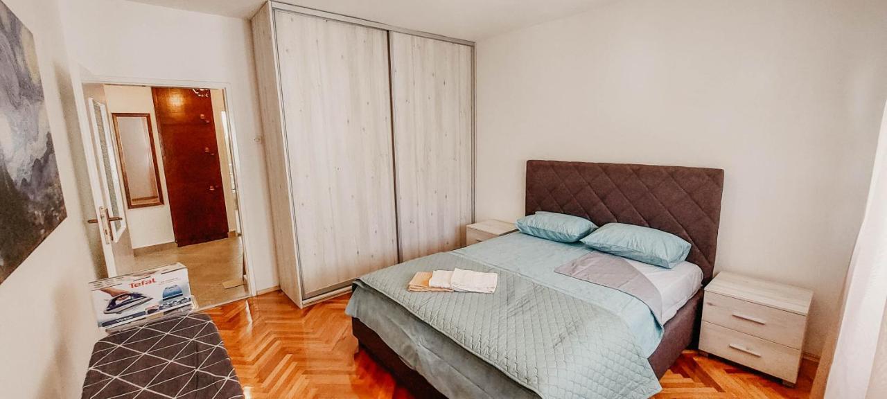 Apartment Bracovic - City Center 巴尔 外观 照片