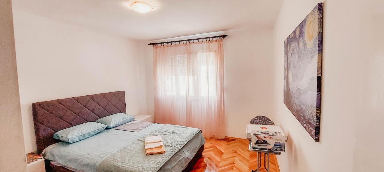 Apartment Bracovic - City Center 巴尔 外观 照片
